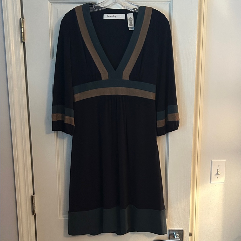 Laundry By Shelli Segal Navy and Gold 3/4 Long Sleeve Dress